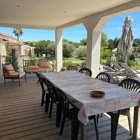 Casa de Férias Maison De En Camargue Marsillargues